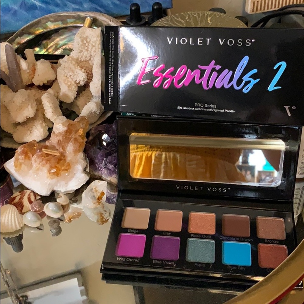 New essentials 2 pallet Violet Voss pro series